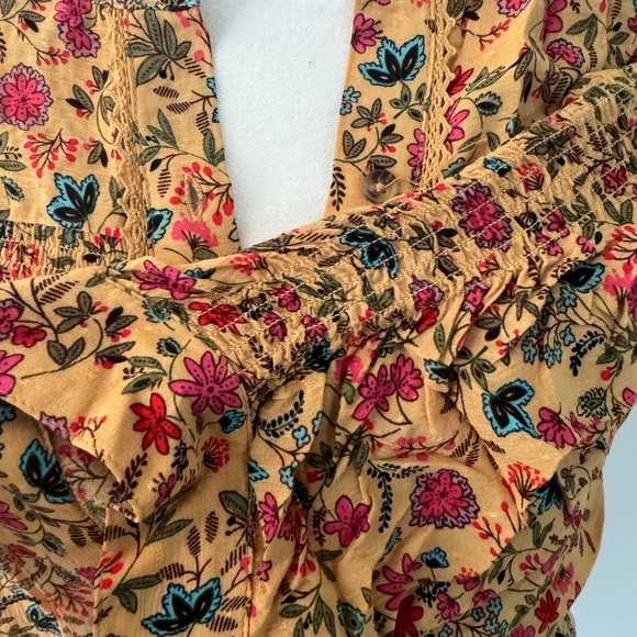 Democracy Floral Blouse 2X - Picture 2 of 7